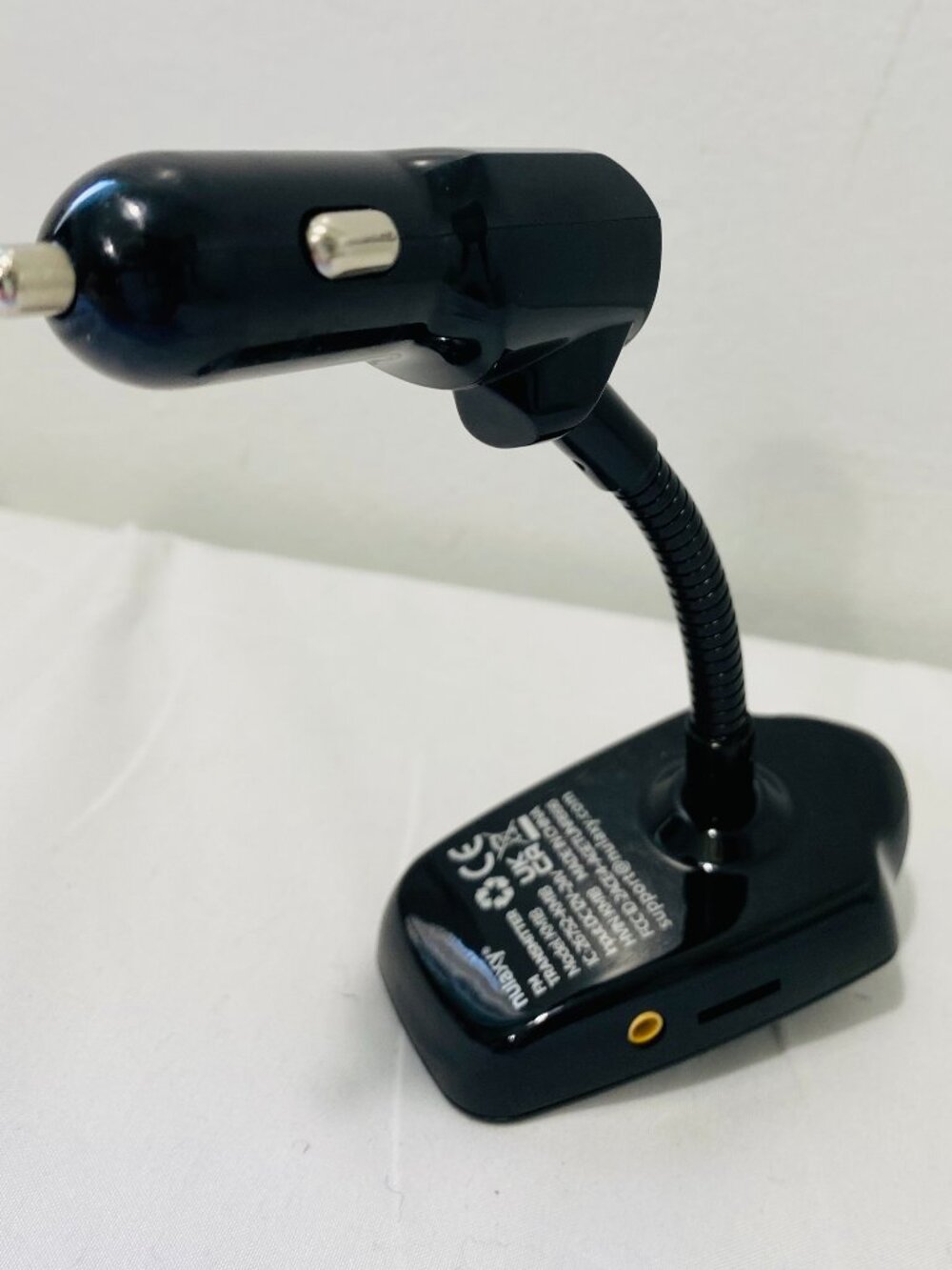 Nulaxy KM18 Wireless Car Bluetooth FM Transmitter Radio Adapter VGUC